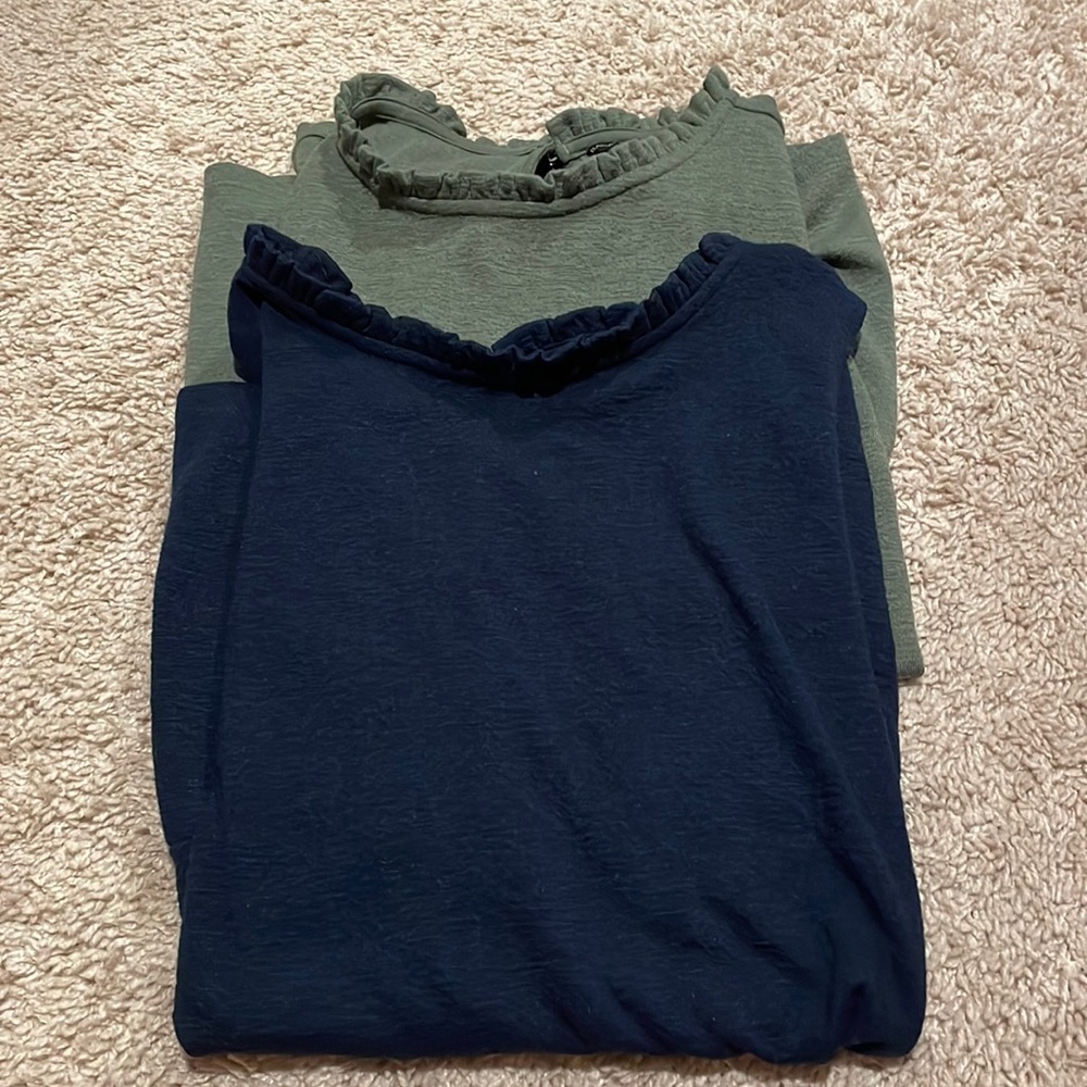 Excellent condition banana republic Womens size large peplum tops